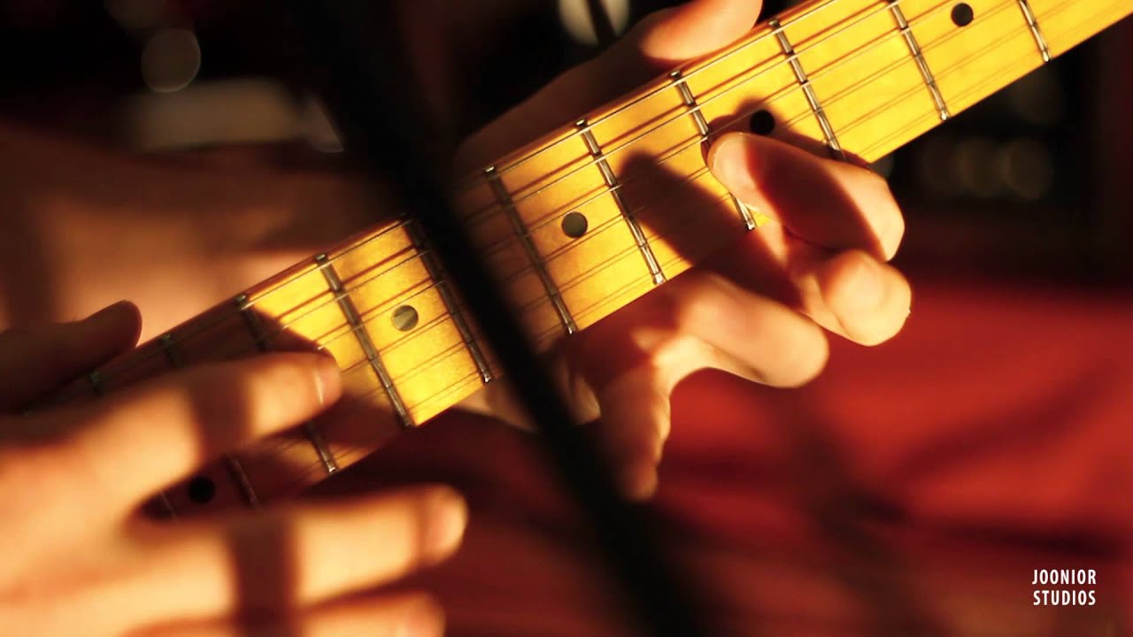 Live Jooniors S04E01 Buttons & Mindy 01 Spinning Tops of Doom