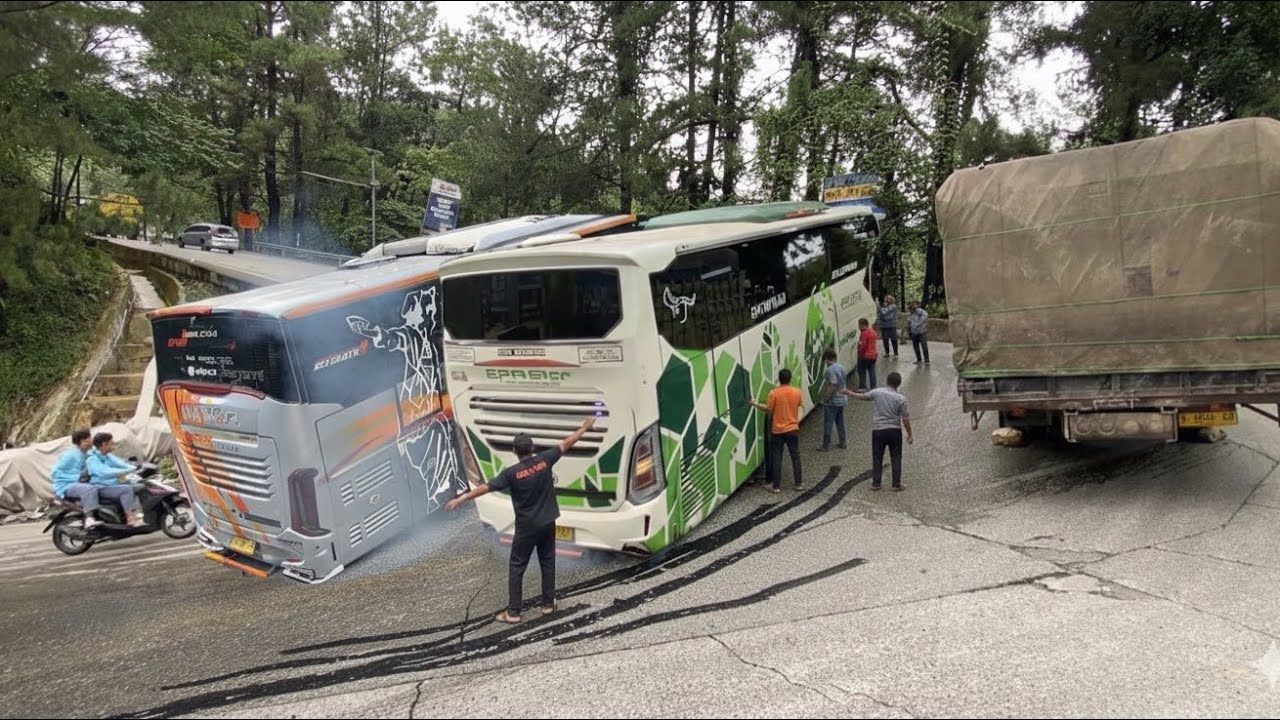 SITINJAU LAUIK HARI INI: Detik-detik Bus Padang-Jakarta Kandas di Tanjakan Paling Berbahaya!