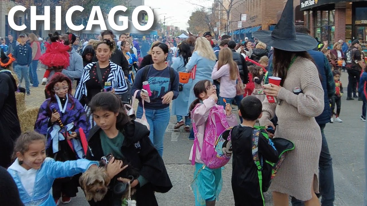 🎃Chicago Halloween Trick or Treat Walk - Lakeview Roscoe Village on Monday | October 28, 2024 | 4K