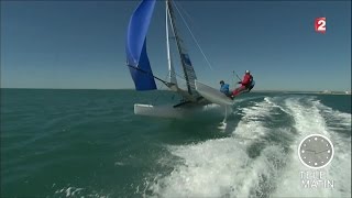 Sport - Un gars, une fille sur un bateau Sport - Un gars, une fille sur un bateau