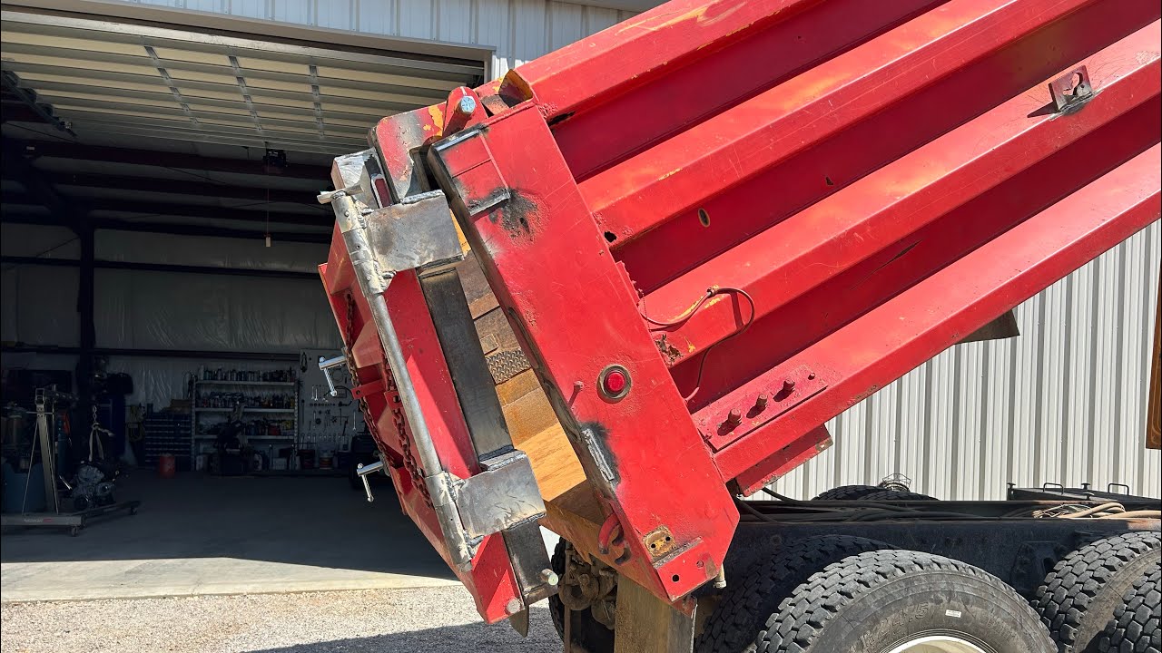 Making a better barn door / spreader gate combo for a dump truck - YouTube