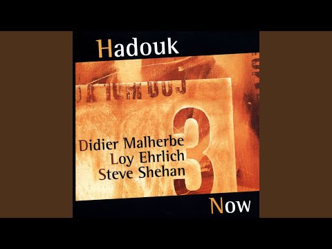 Putar Échappade - Hadouk Trio
