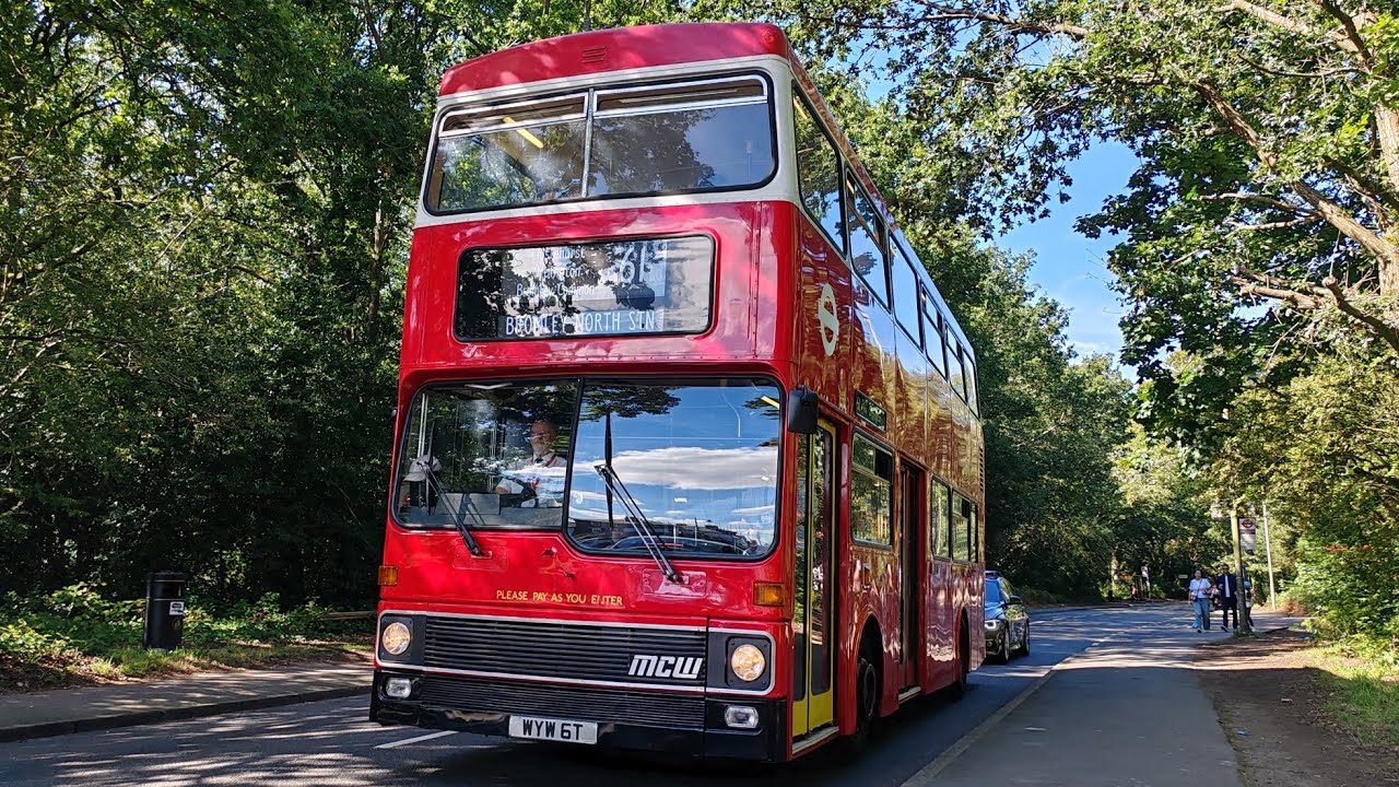 Journey on LBM (Selkent) Route 61H | M6 (WYW6T) | MCW Metrobus
