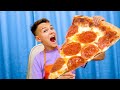 Cinq enfants préparent une pizza géante 🍕