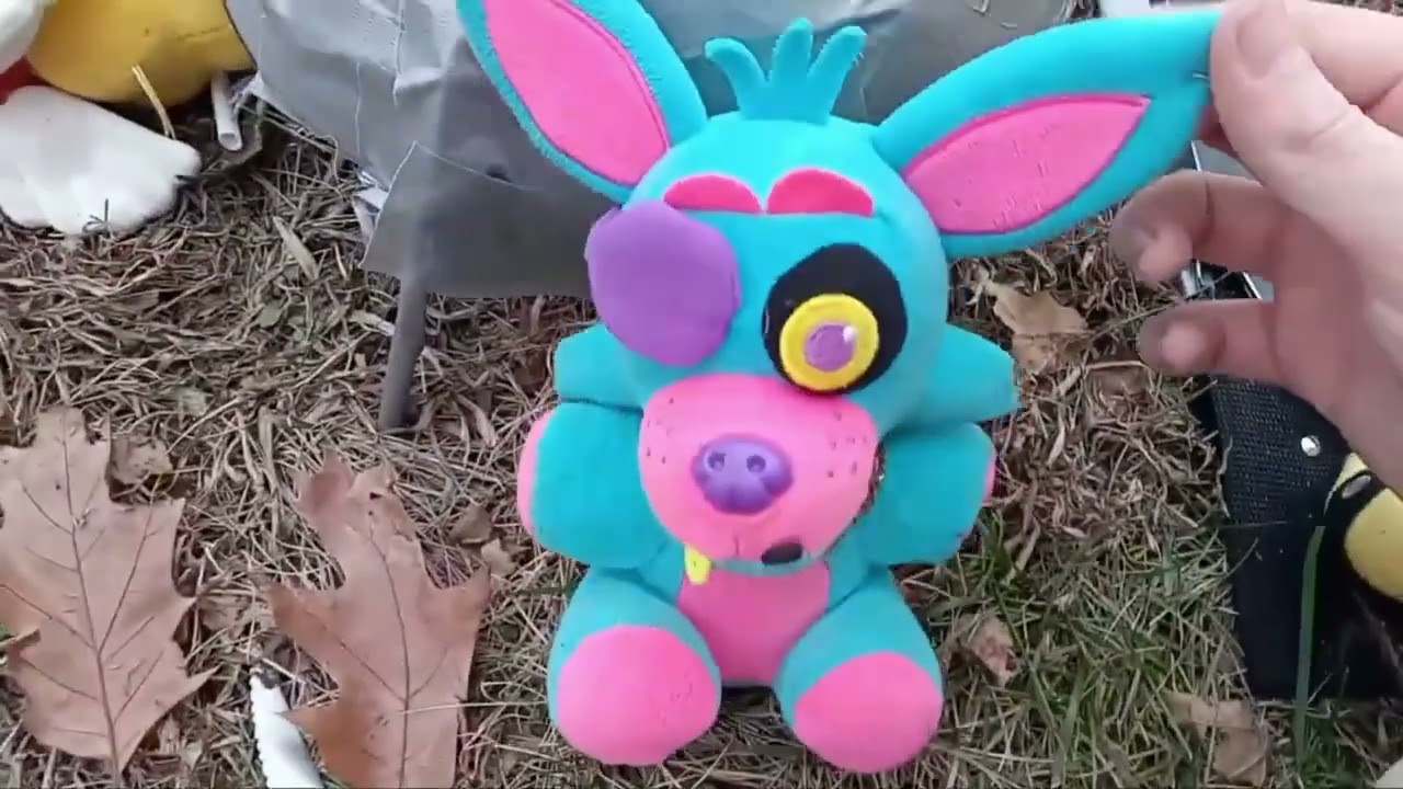 Total Stuffed Fluffed Island Season 1: Episode 15: The Hunger Games!