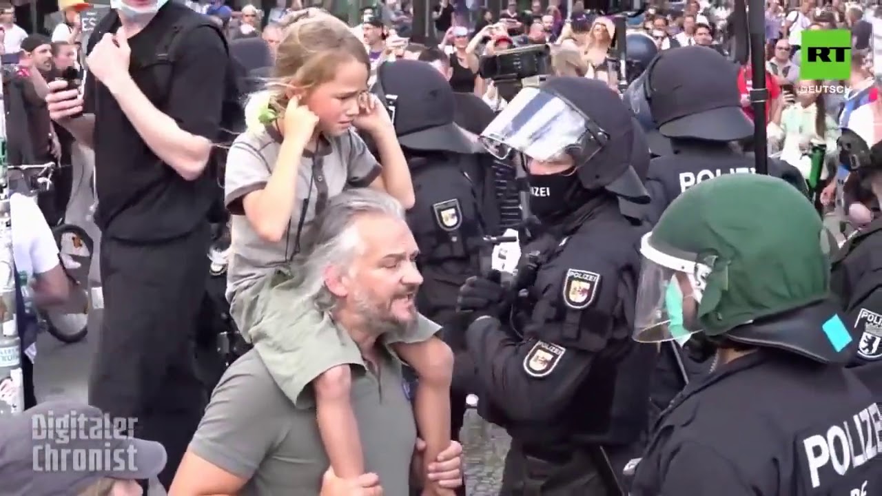 Völker Der Welt Schaut Auf Diese Stadt Achse des Bösen: Berlin!/Minsk? | "Ihr Völker der Welt schaut auf