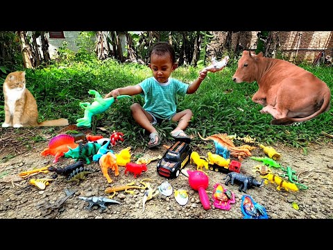 Umar menemukan banyak mainan, 6 Induk Dinosaurus Induk Gajah Sapi Kerbau Induk Kerbau Dan Coklat