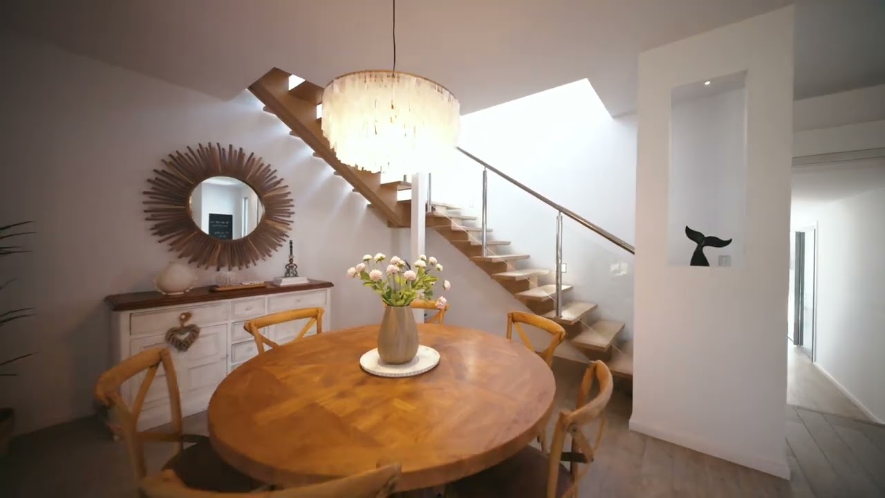 Open2view AU - ID# 991173 - 15/1 Beach Way