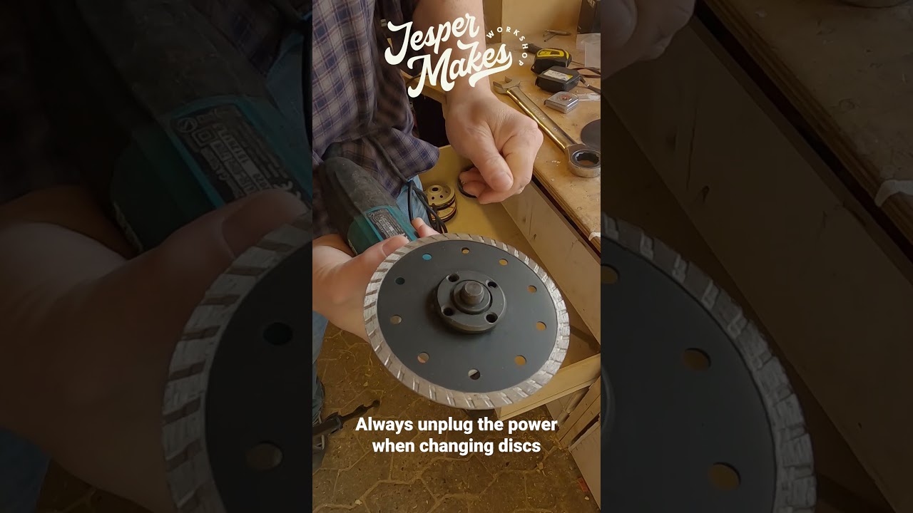 Angle Grinder Hack - Switch discs without tools 