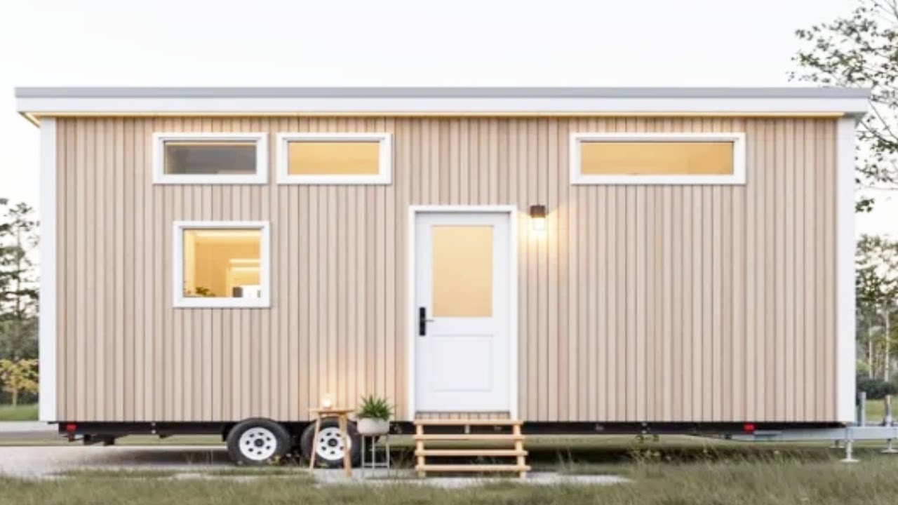 Этот прекрасный маленький домик на колесах имеет все необходимое для жизни в движении.