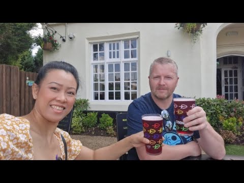 Nice day at Weather Spoon Pub I Grab something to eat + Pint of Cider l Life in Uk as LDR