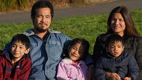 Rene Quinones, a painter from Philippines talks ab...