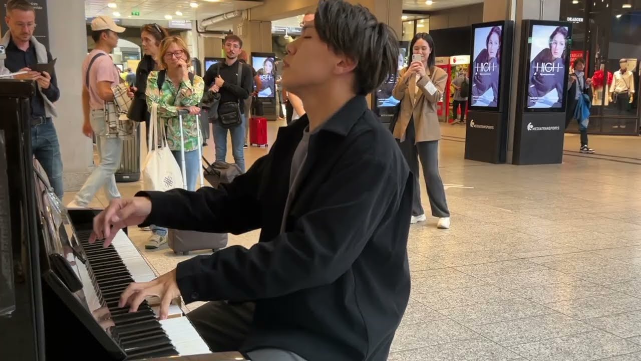 フランスの駅でショパンを弾いたら、人が集まりすぎた