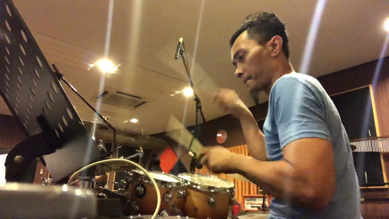 Nuri Ella drum cam