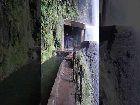 Der Wasserfall auf dem Levada da Ribeira da Janela...