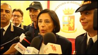Questore Iraci Su Distintivi