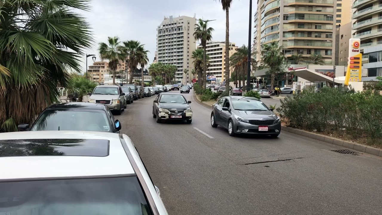 Beirut’s Raoucheh neighborhood and its famous rock منطقة الروشة في بيروت و صخرتها الشهيرة