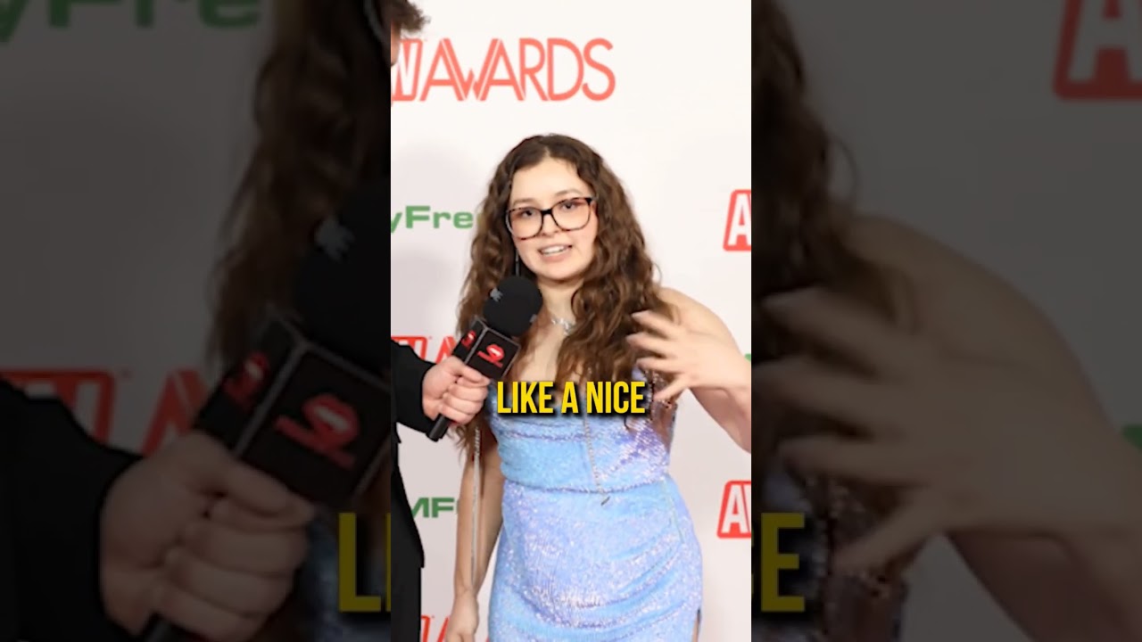 ⁣10 men jerk off on Leana Loving's Face 👀 #bikini #leanaloving #pornstar #interview #awards