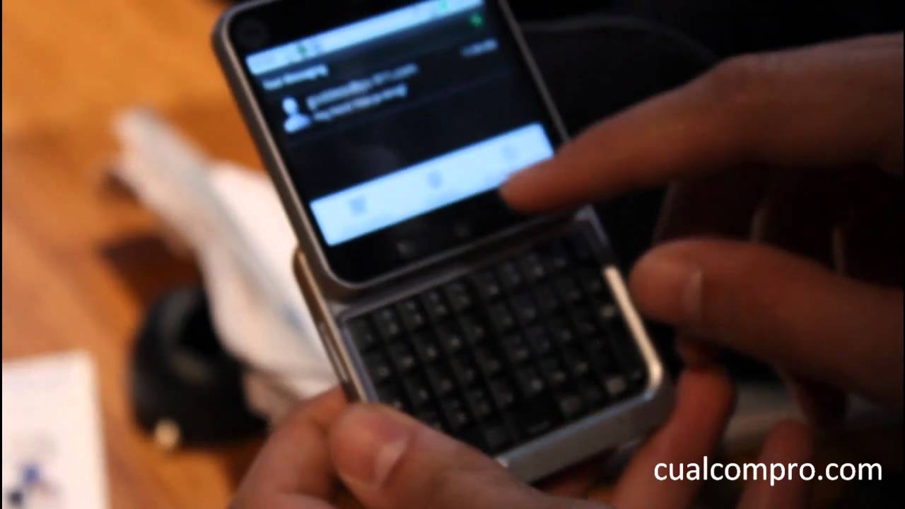 CES Las Vegas 2011 - Motorola Flipout