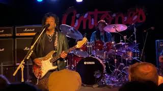 Jesse Johnson - She I Can’t Resist Profile