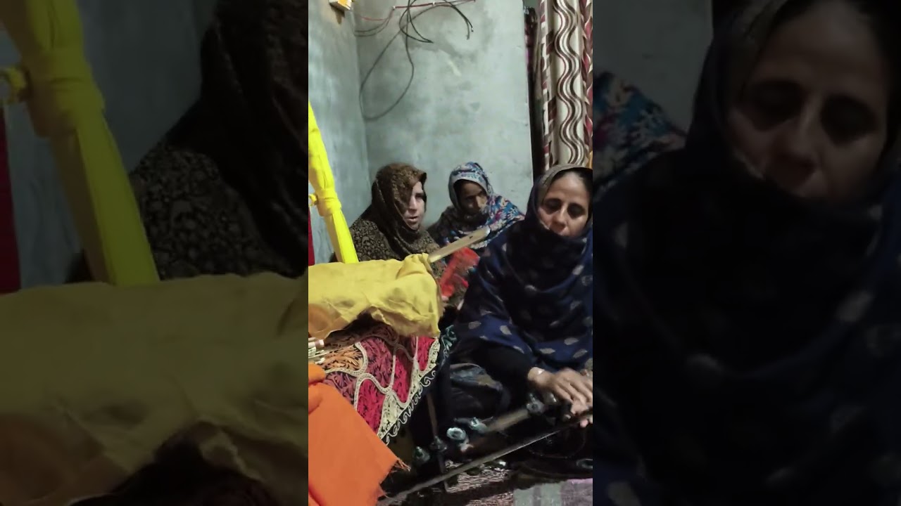 Ni mai Lal dharm to ware,sabran de ghutt bhar lye.Ni mai Lal dharm to ware sabran de ghutt bhar lye.