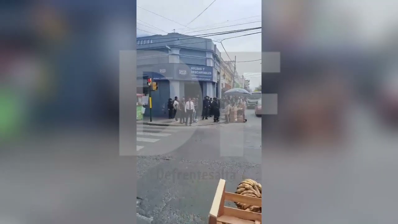 Máxima tensión entre la policía y fruteros en el centro de Salta