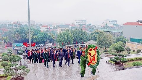 Viếng anh hùng liệt sỹ, dâng hương tại Đài tưởng niệm Bác Hồ nhân dịp Tết Nguyên đán Canh Tý