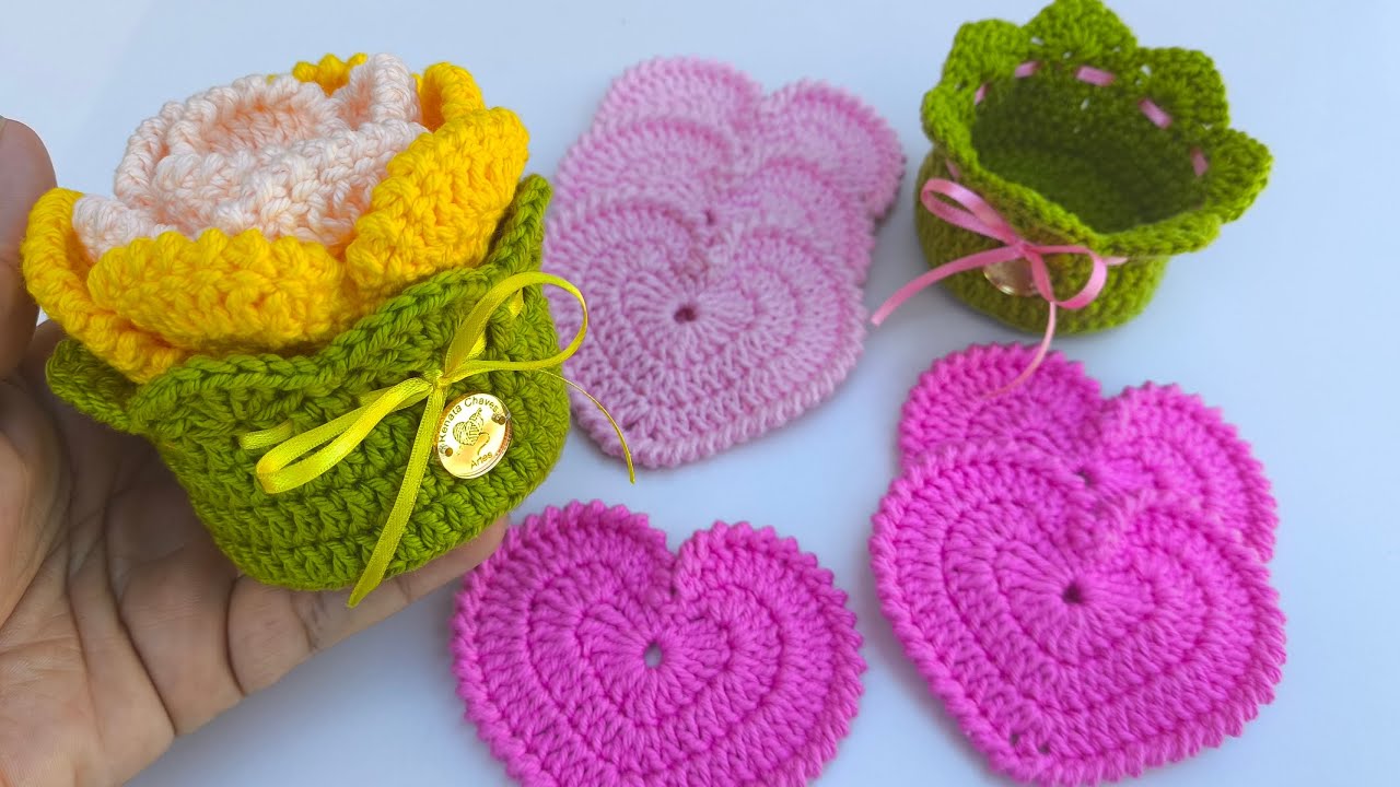 PORTA COPO QUE VIRA FLOR EM CROCHÊ ❤️ 2 EM 1