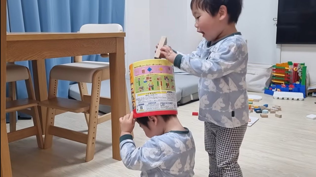 Twin boys who take a 3-hour nap and are naughty [2 years and 5