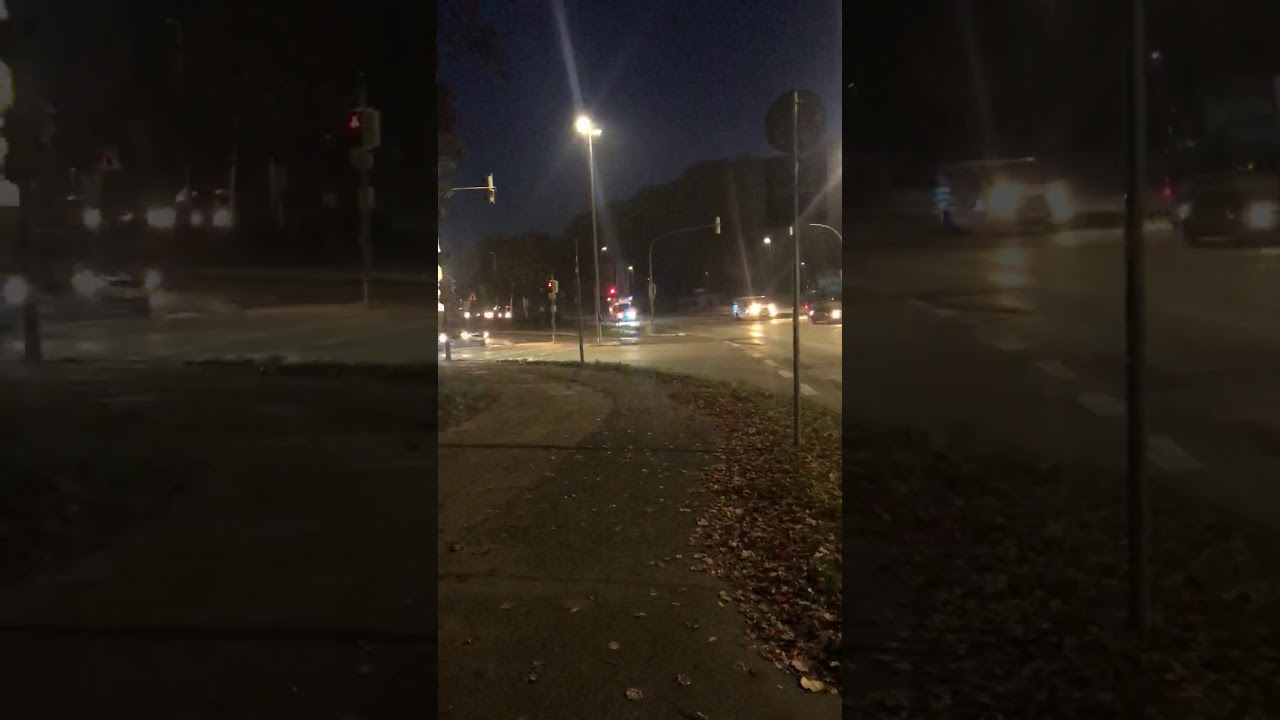 2#    RTW mit Stadtsignal und Blaulicht