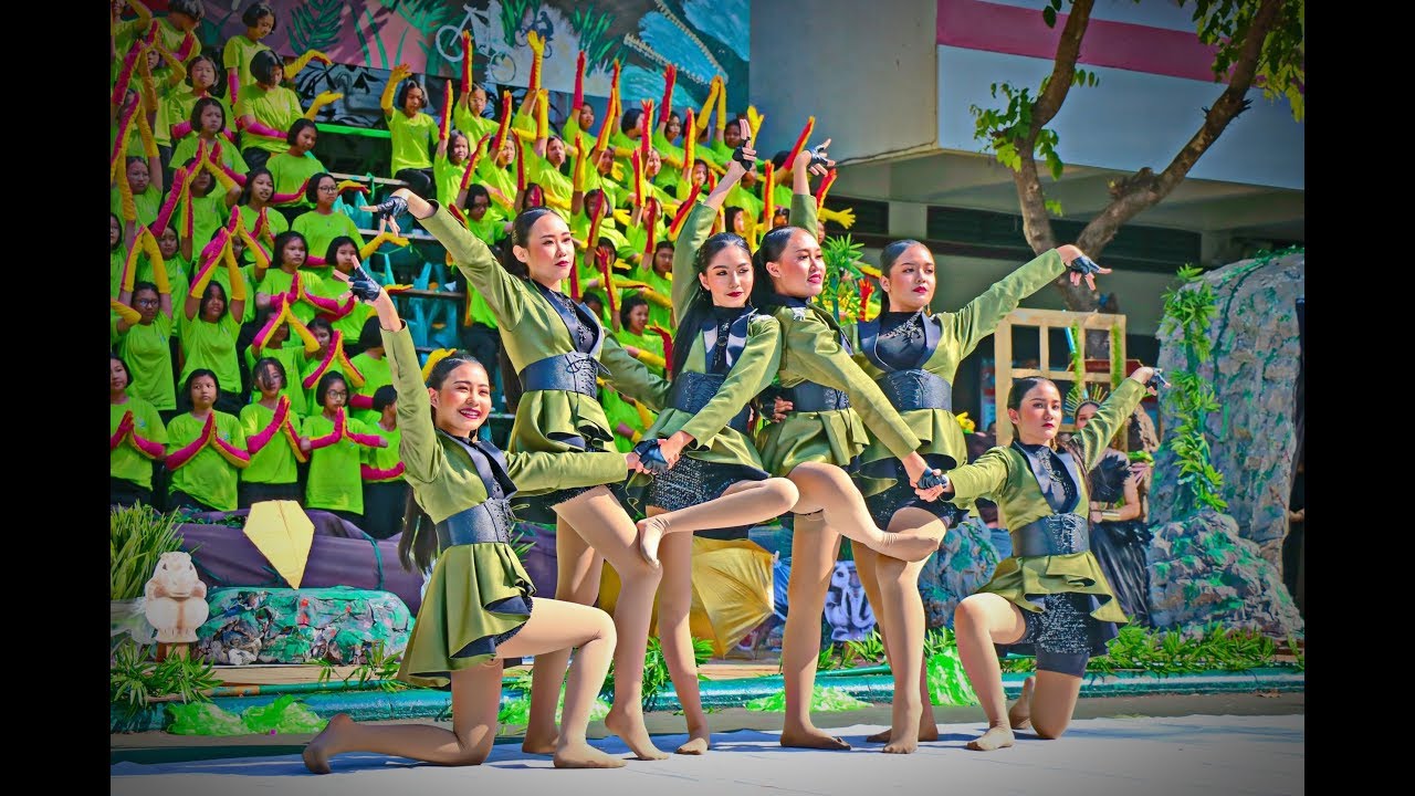 สแตนเชียร์สีเขียว กีฬาประเพณีสตรีวิทยา70