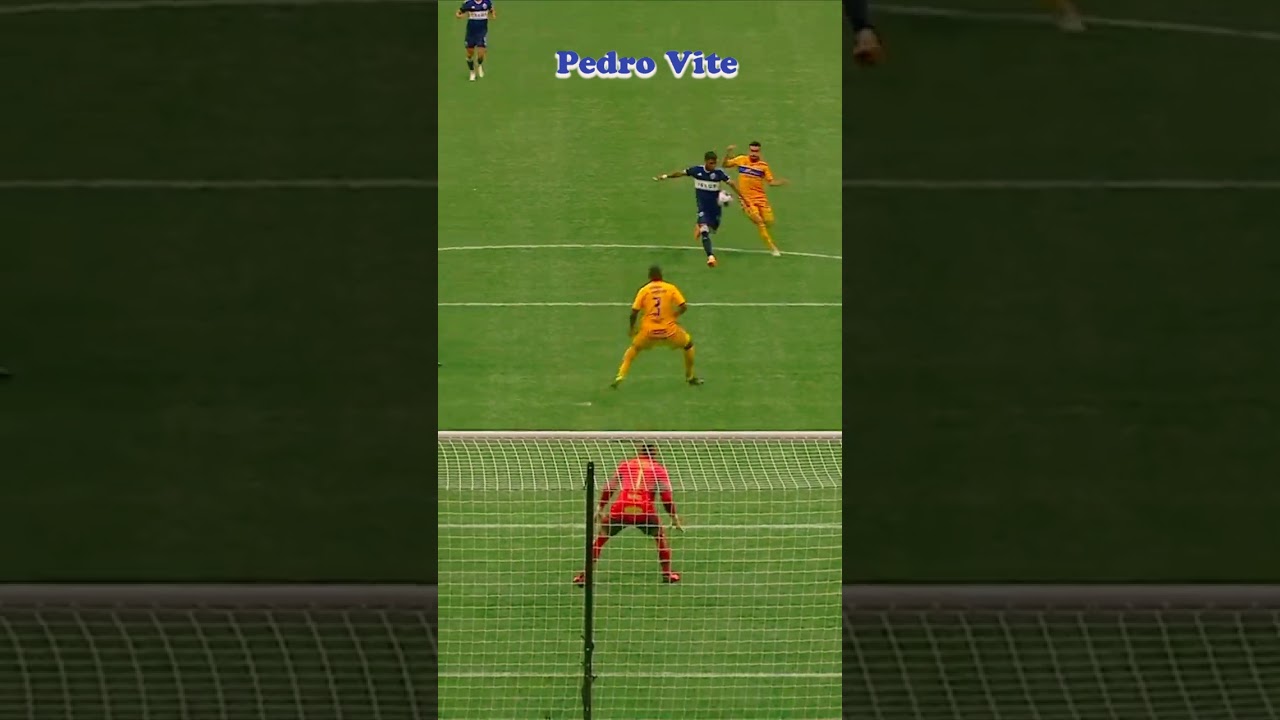 Pedro Vite on a VOLLEY🚀