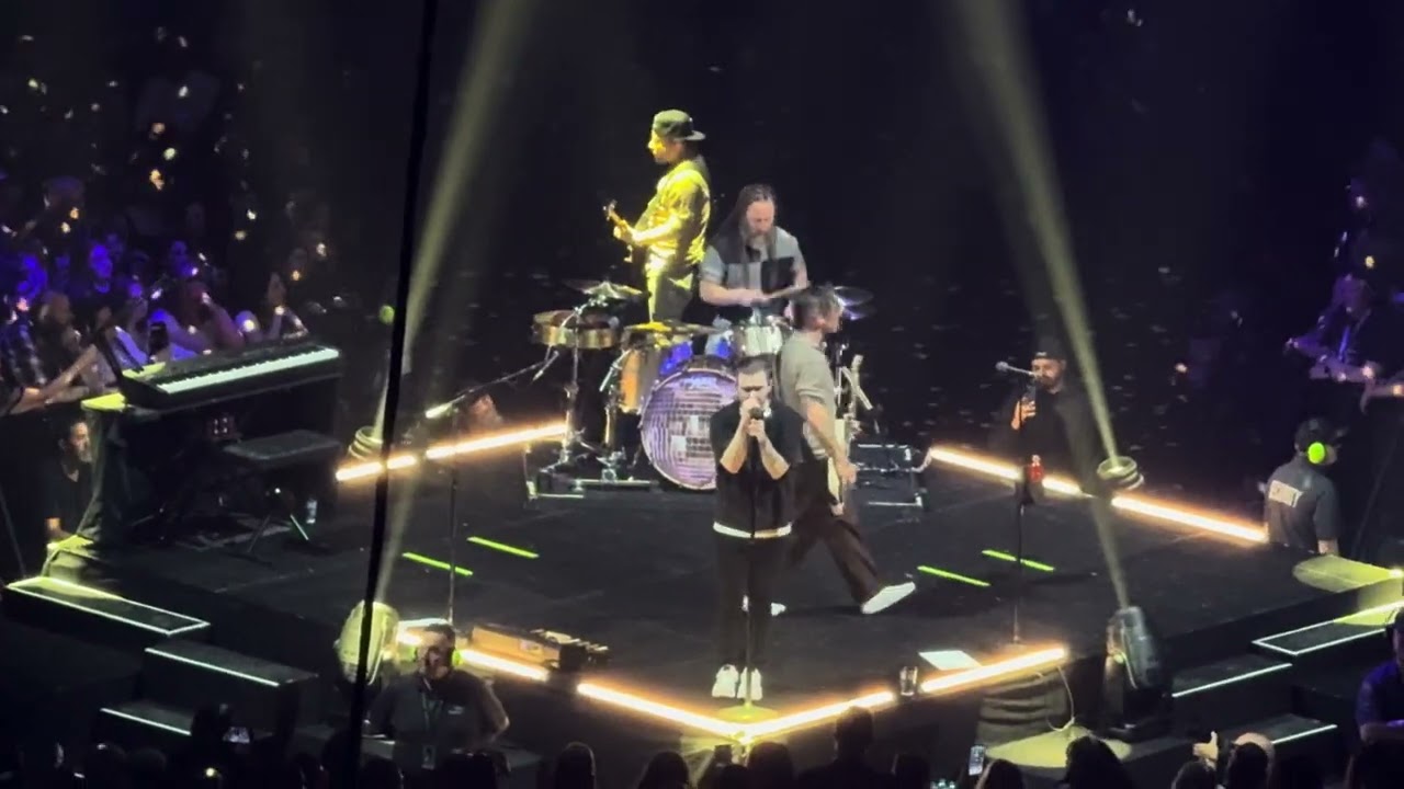 Burning 🔥 Bright - Shinedown Live at The Climate Pledge Arena in Seattle, Washington 8/8/2025