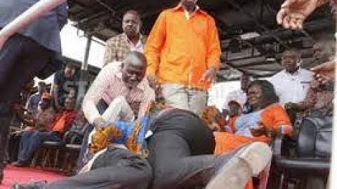 DRAMA!! SEE HOW SEN SIFUNA ALMOST BEAT UP DIDMUS BARASA,ATTACKS HIM SHAMEFULLY AT  BURIAL.