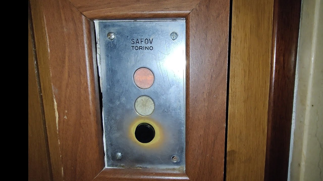 Tired residential SAFOV Traction Elevator in Omegna, Italy