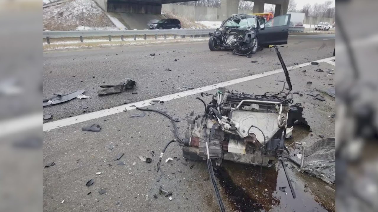 Crash on I-39 shuts down portion of US 20 - YouTube
