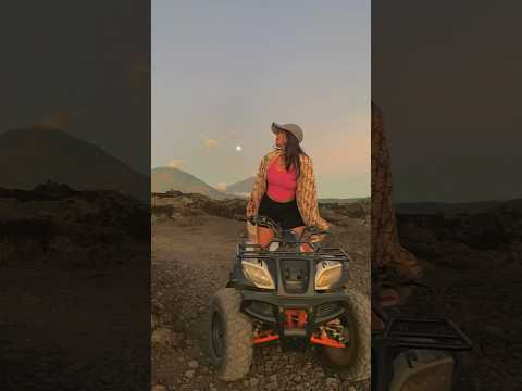 Ada yang mau aku bonceng naik gunung? #travel #gunungbatur #bali