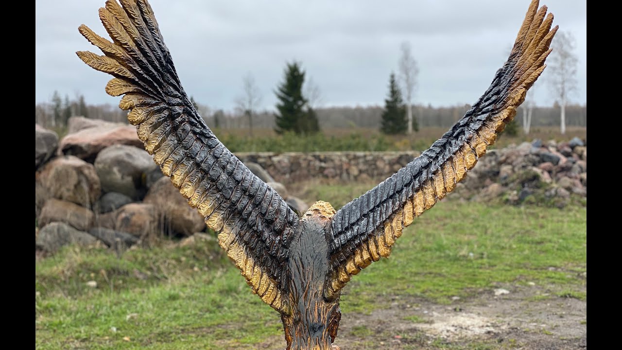 Chainsaw carved eagle
