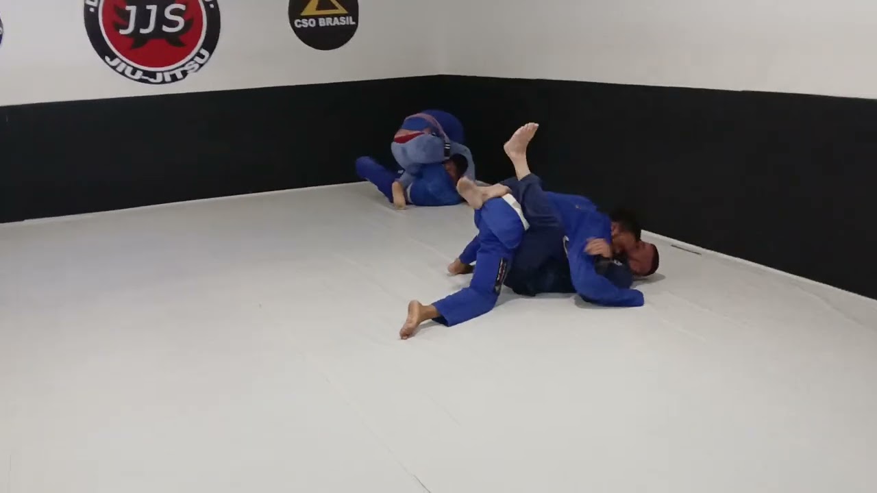 Coloquei os faixas brancas no B.Ó kkkkkkk