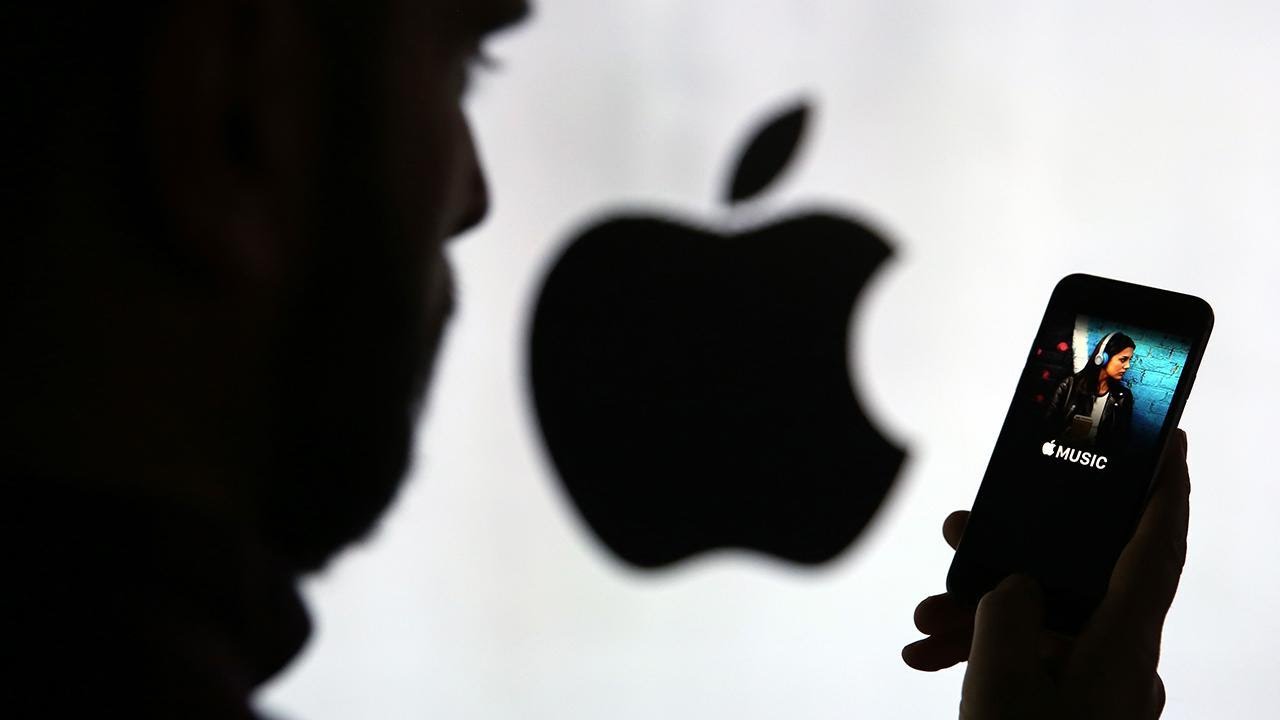 Here Is Jim Cramer’s Take on Apple’s Latest Quarterly Results