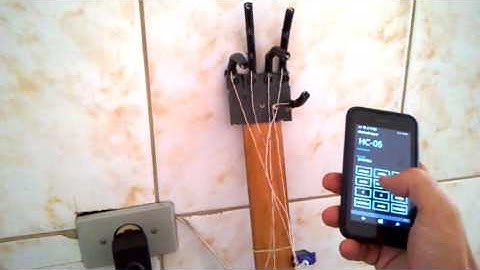 Mão robótica com Arduino.