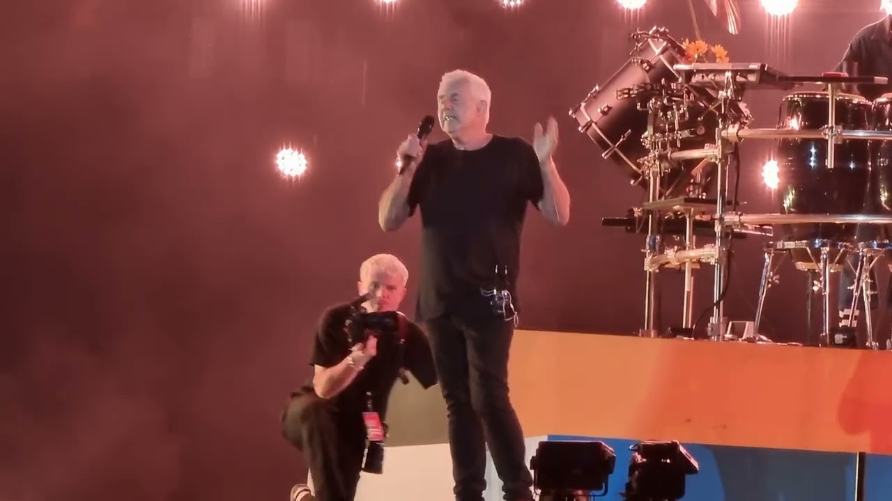 The Horses - Harry Styles and Daryl Braithwaite. Sydney 4 March 2023