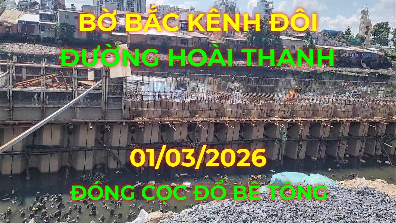 Tiếp tục thi công trở lại đóng cọc và đổ bê tông bờ kè Bờ Bắc Kinh Đôi đường Hoài Thanh Quận 8 cũ