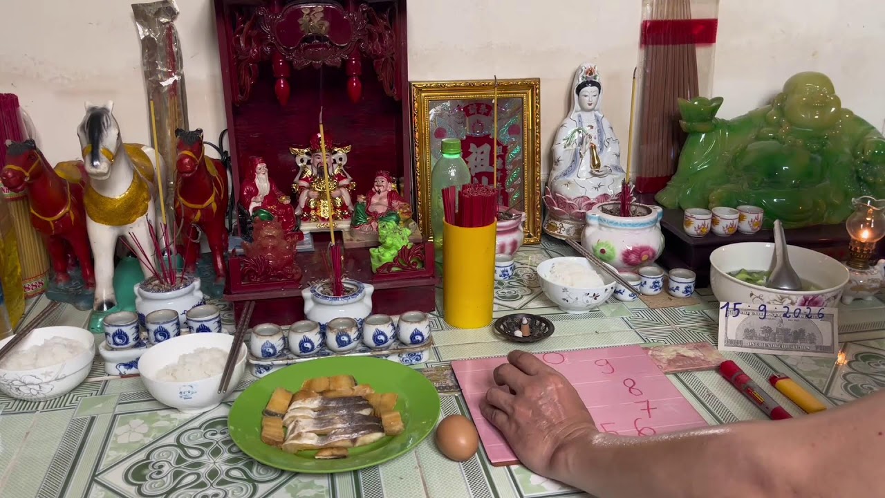 MỘ CÔ TUYẾT CÓ GÌ ĐẶC BIỆT? | Xin Lộc Xăm & Câu Chuyện Lộc 53