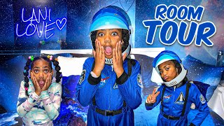 OUT OF THIS WORLD 🪐💫ROOM TOUR!! 🌘😱