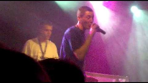Devlin ft Yasmin-Runaway Live