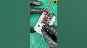 LED Blink with ESP32 DEVKIT V1 Board #esp32 #sritu_hobby @sritu_hobby