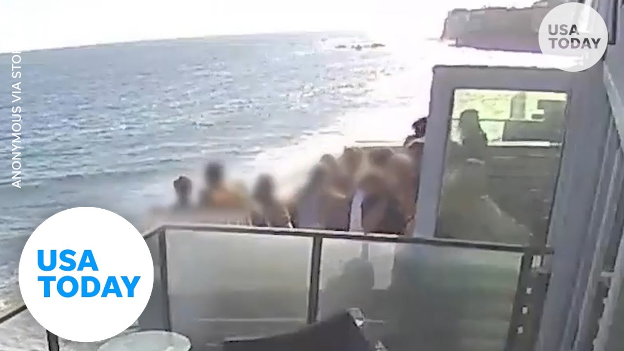 Balcony collapses with more than a dozen people on top of it | USA TODAY