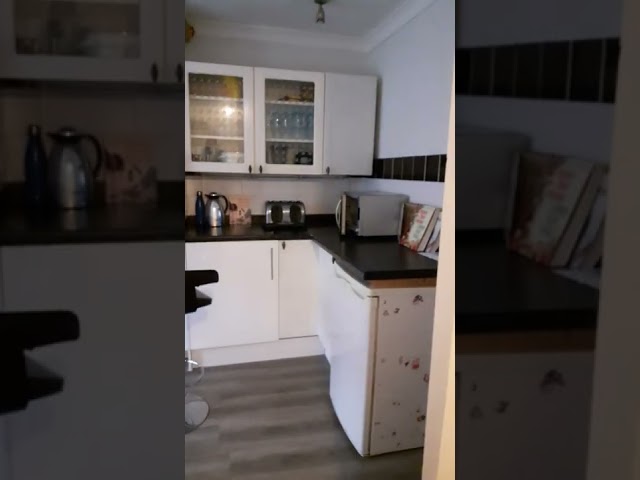 Furnished large single room to let Main Photo