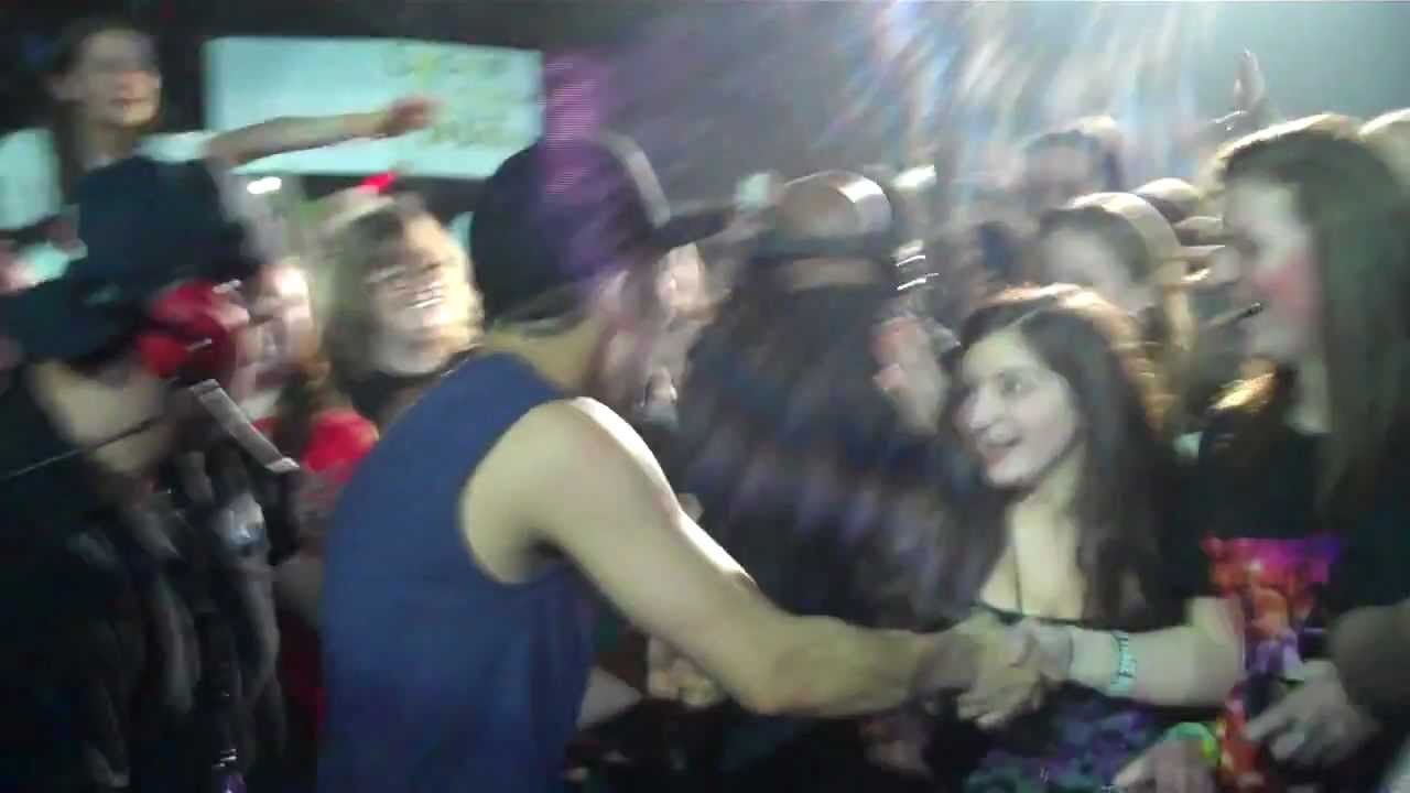 Big Time Rush - Cover Girl & LOGAN AND CARLOS!! (Boston 3/3/12)